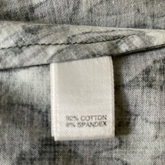 St.John Sport Animal Print Long Sleeve Button Up Top - Picture 7 of 9